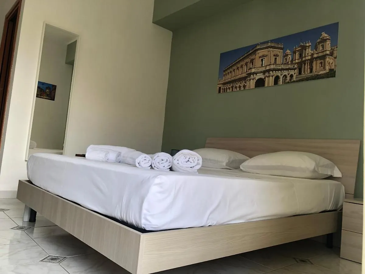 Bed and Breakfast La Madonnina Noto Bed & Breakfast