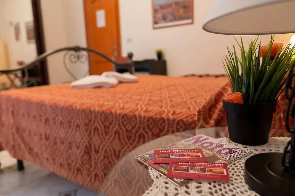 Bed and Breakfast La Madonnina Noto 0*,  Italia