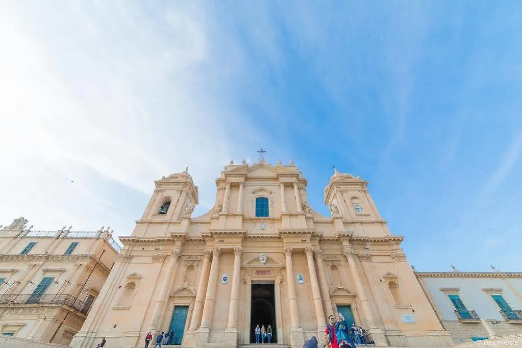 Bed and Breakfast La Madonnina Noto Bed & Breakfast